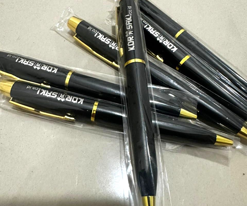 Jasa Grafir Laser Pen Stainless – Souvenir Perusahaan Elegan & Eksklusif
