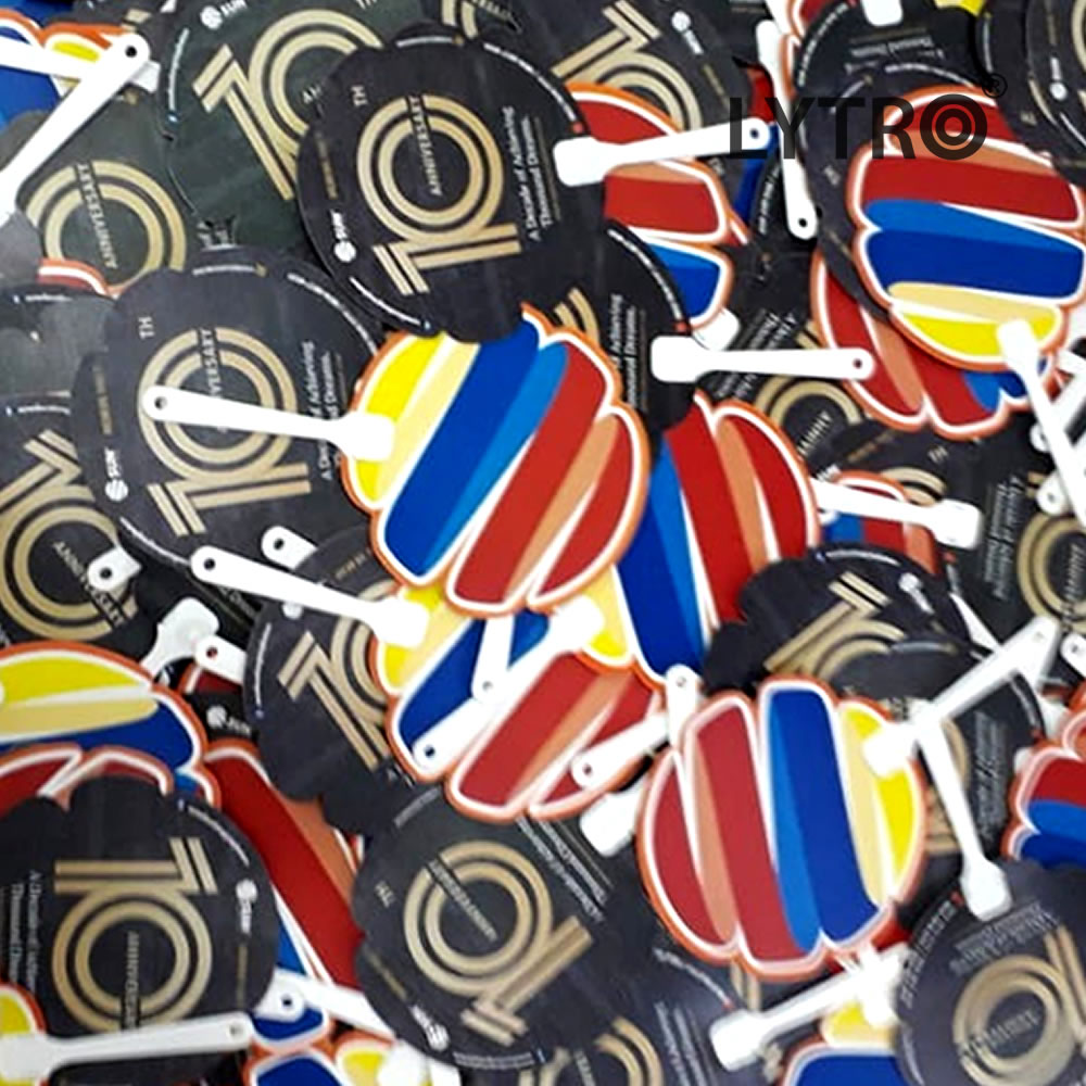 Hand Fan Custom Bahan PVC Bentuk Karakter